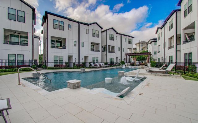 2818 Grand Fountains Drive B, Houston, TX 77054