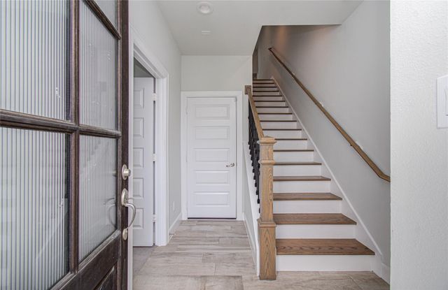 2818 Grand Fountains Drive B, Houston, TX 77054