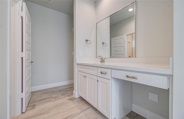 2818 Grand Fountains Drive B, Houston, TX 77054