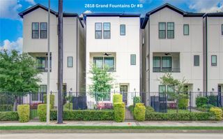 2818 Grand Fountains Drive B, Houston, TX 77054