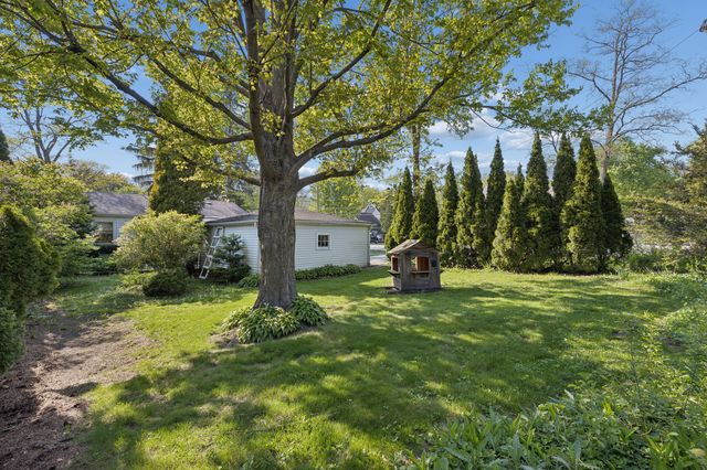 951 Hemlock Street, Deerfield, IL 60015