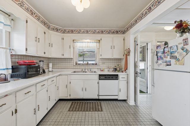 951 Hemlock Street, Deerfield, IL 60015