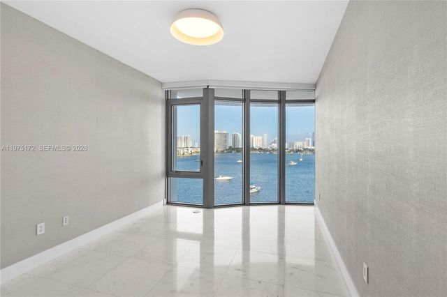 17301 Biscayne Blvd 611, North Miami Beach, FL 33160