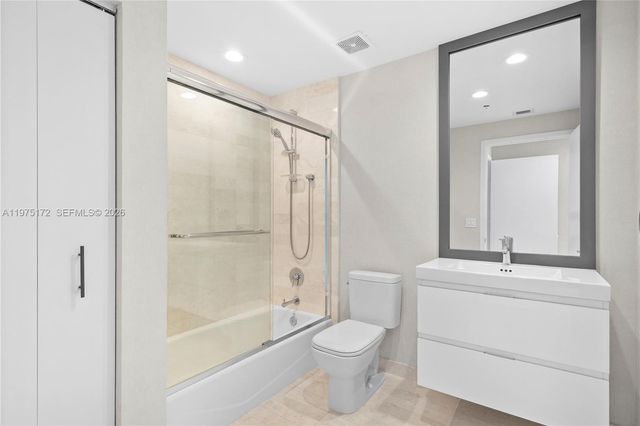 17301 Biscayne Blvd 611, North Miami Beach, FL 33160