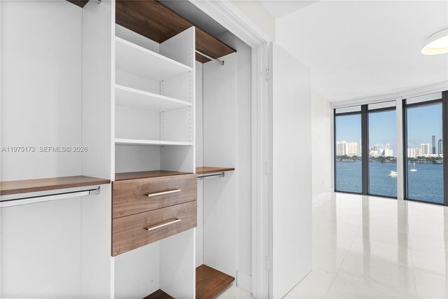 17301 Biscayne Blvd 611, North Miami Beach, FL 33160