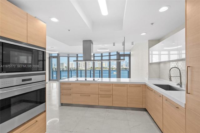 17301 Biscayne Blvd 611, North Miami Beach, FL 33160