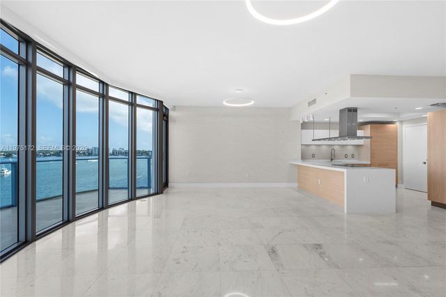 17301 Biscayne Blvd 611, North Miami Beach, FL 33160