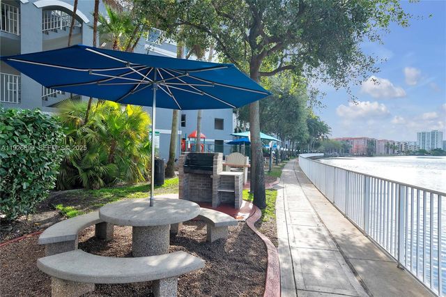 5077 NW 7th St 610, Miami, FL 33126