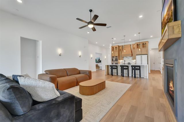 1400 River Point Drive, Friendswood, TX 77546
