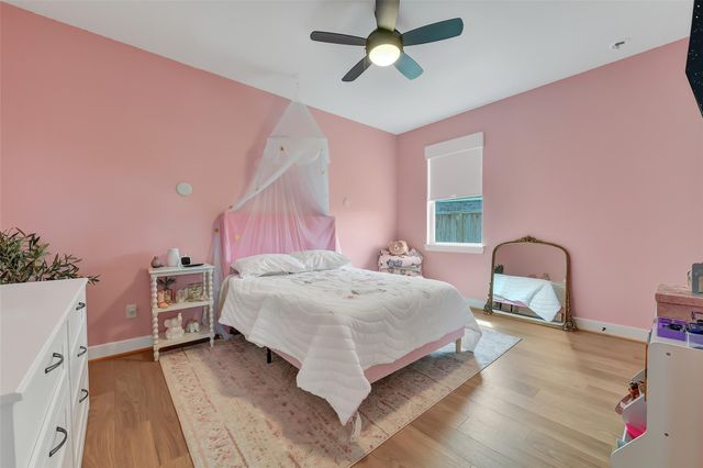 1400 River Point Drive, Friendswood, TX 77546