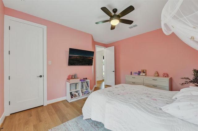1400 River Point Drive, Friendswood, TX 77546