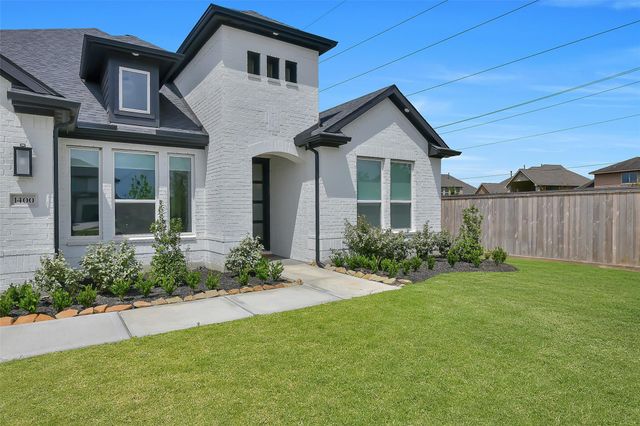 1400 River Point Drive, Friendswood, TX 77546