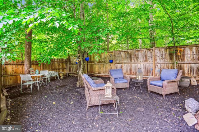 9201 LAUREL OAK DR, Bethesda, MD 20817