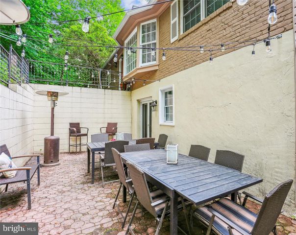 9201 LAUREL OAK DR, Bethesda, MD 20817