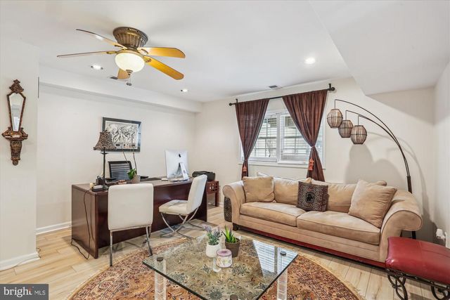 9201 LAUREL OAK DR, Bethesda, MD 20817