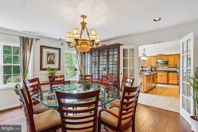 9201 LAUREL OAK DR, Bethesda, MD 20817