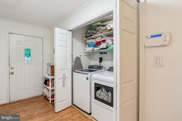 9201 LAUREL OAK DR, Bethesda, MD 20817