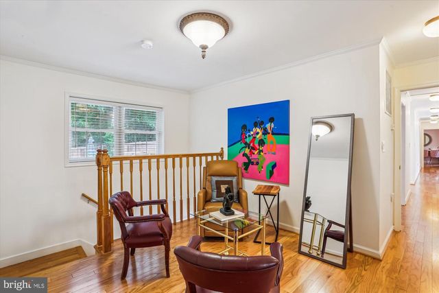 9201 LAUREL OAK DR, Bethesda, MD 20817