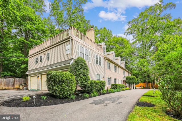 9201 LAUREL OAK DR, Bethesda, MD 20817
