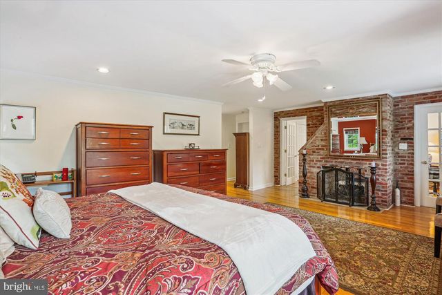 9201 LAUREL OAK DR, Bethesda, MD 20817