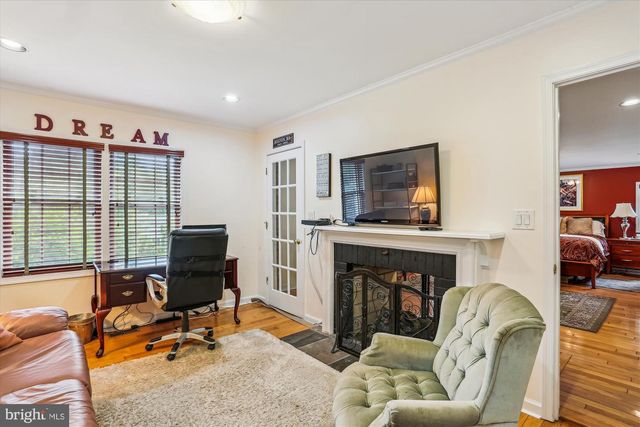 9201 LAUREL OAK DR, Bethesda, MD 20817
