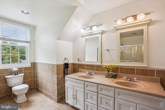 9201 LAUREL OAK DR, Bethesda, MD 20817