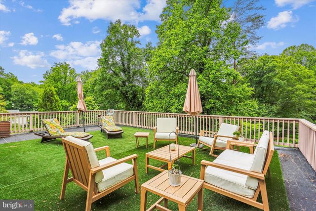 9201 LAUREL OAK DR, Bethesda, MD 20817