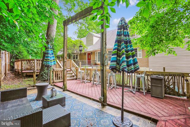 9201 LAUREL OAK DR, Bethesda, MD 20817