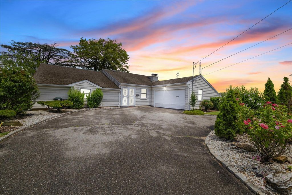 163 Mott Street, Oceanside, NY 11572