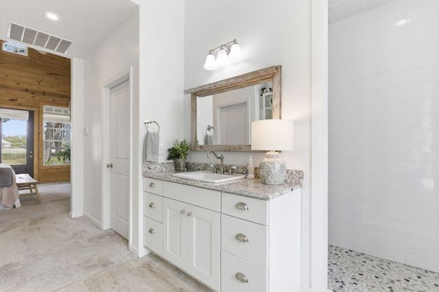 225 Cosmos LN, Driftwood, TX 78619