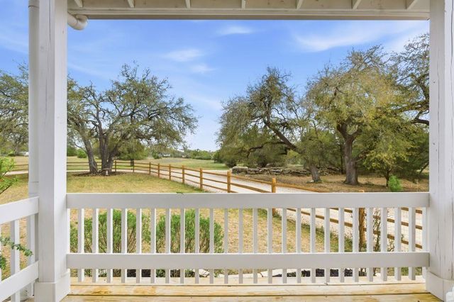 225 Cosmos LN, Driftwood, TX 78619