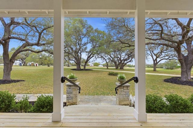 225 Cosmos LN, Driftwood, TX 78619