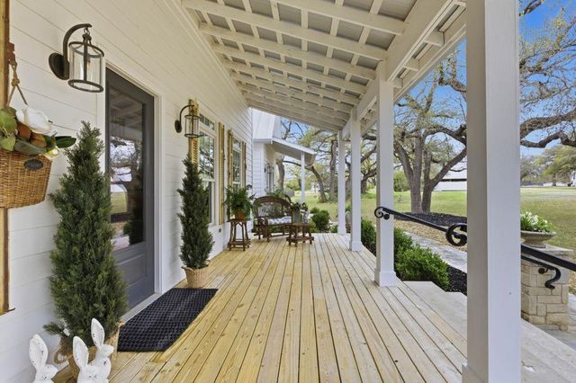 225 Cosmos LN, Driftwood, TX 78619