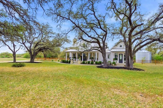 225 Cosmos LN, Driftwood, TX 78619