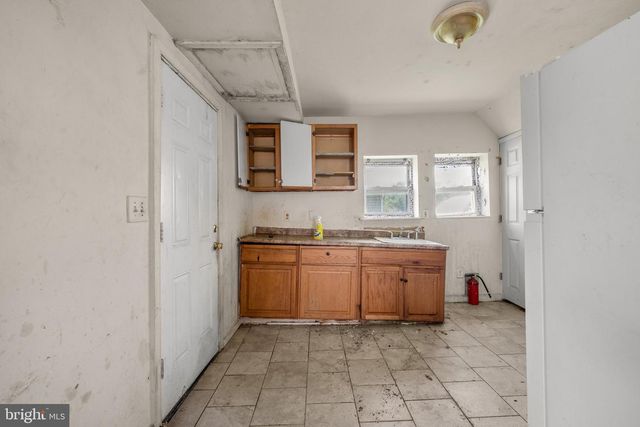 413 DEPTFORD AVE, Woodbury, NJ 08096