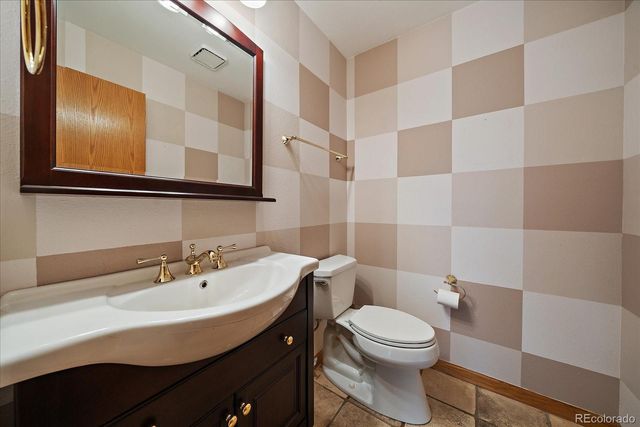 2428 Maplewood Circle W, Longmont, CO 80503