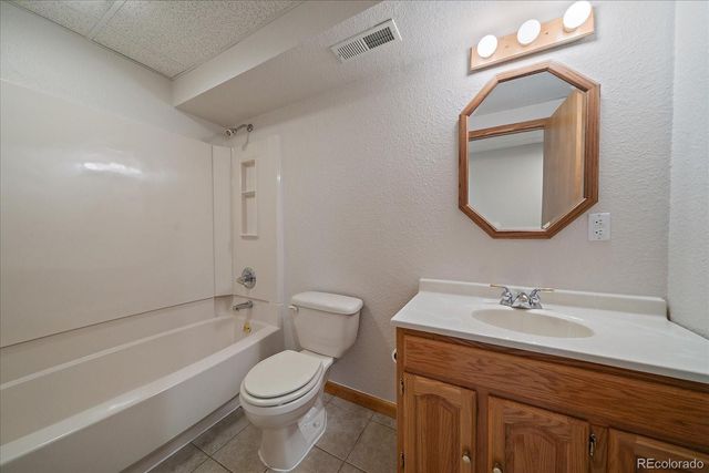 2428 Maplewood Circle W, Longmont, CO 80503