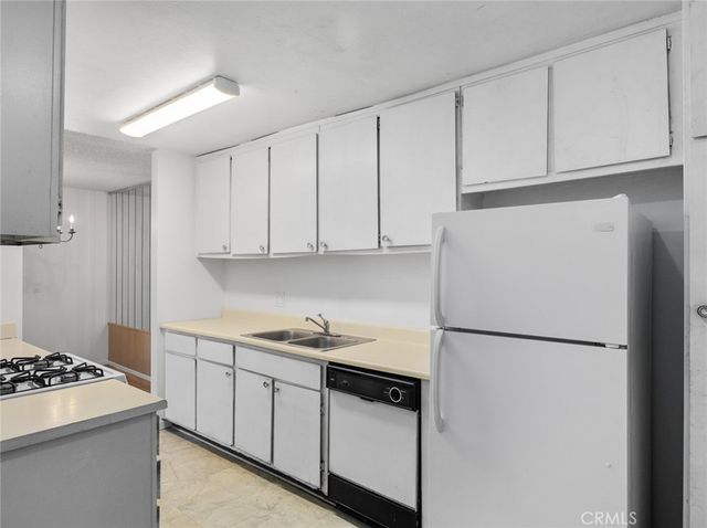 4919 Indian Wood Road 396, Culver City, CA 90230