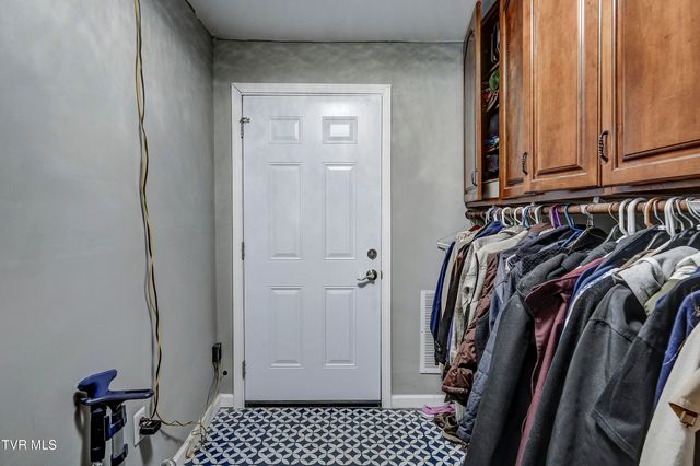 103 Judd Lane, Johnson City, TN 37604