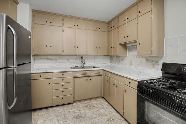 717 Hall Avenue, Saint Paul, MN 55107