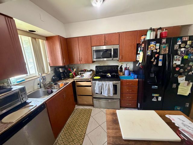 210 SE 5TH Street, Dania Beach, FL 33004