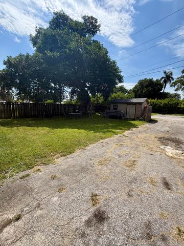 210 SE 5TH Street, Dania Beach, FL 33004