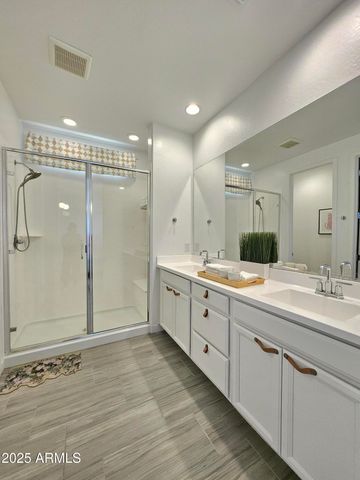 8926 W RANCHO Drive, Glendale, AZ 85305