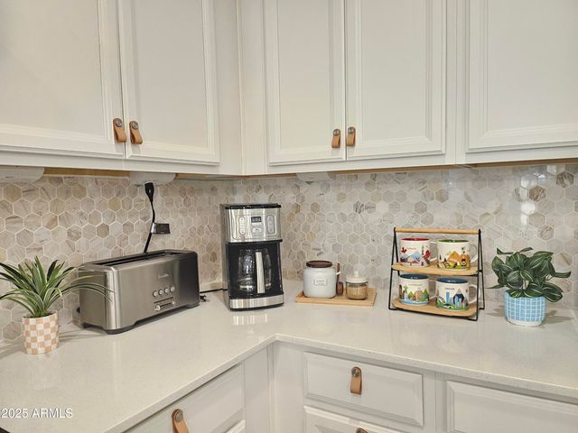 8926 W RANCHO Drive, Glendale, AZ 85305