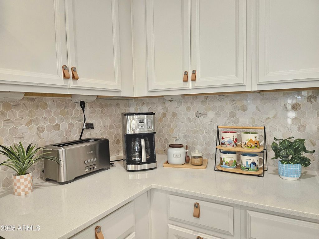 8926 W RANCHO Drive, Glendale, AZ 85305 — photo 5