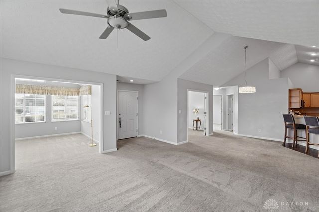 2016 Wentworth Village Drive, Bellbrook, OH 45305