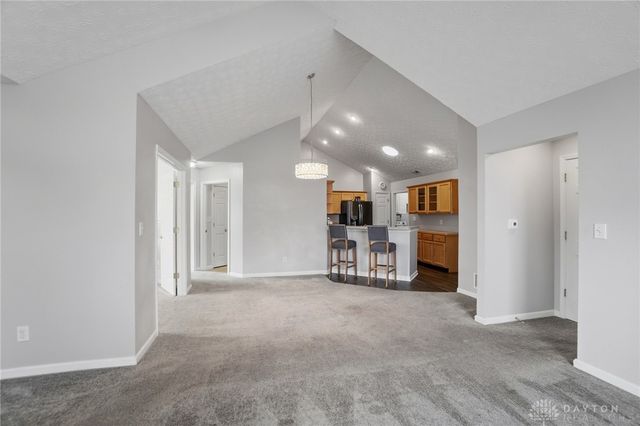 2016 Wentworth Village Drive, Bellbrook, OH 45305