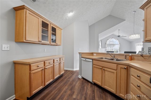 2016 Wentworth Village Drive, Bellbrook, OH 45305