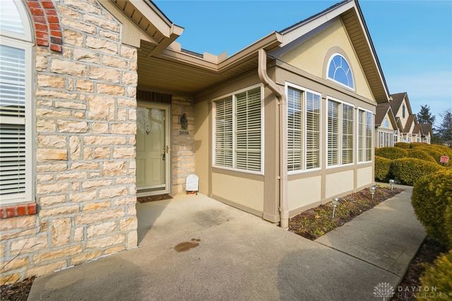 2016 Wentworth Village Drive, Bellbrook, OH 45305