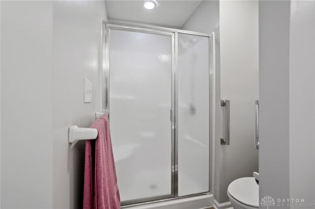 2016 Wentworth Village Drive, Bellbrook, OH 45305